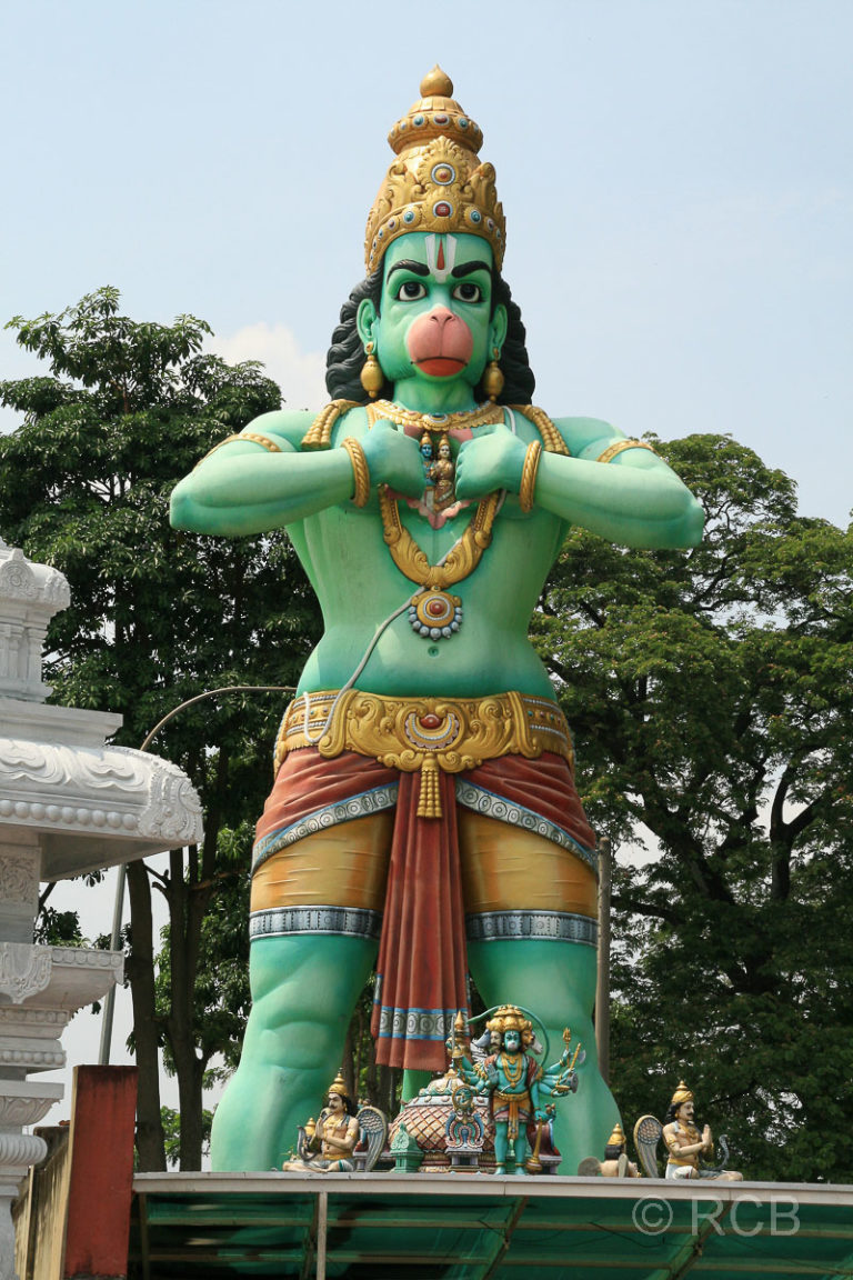 riesige Hindugott-Statue an den Batu Caves