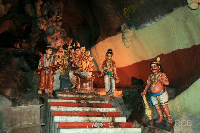 hinduistische Heiligenstatuen in den Batu Caves