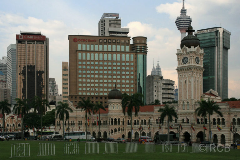Sultan Abdul Samad Building, im Hintergrund Menara KL
