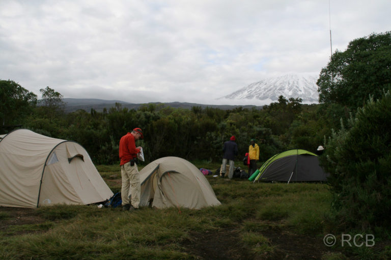 Sekimba Camp, im Hintergrund der Kibo-Gipfel
