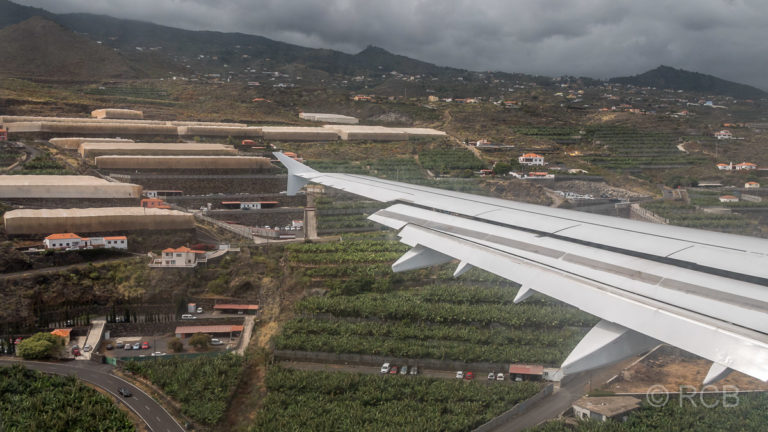 Anflug auf La Palma über Bananenplantagen