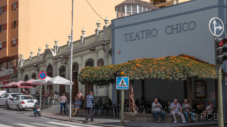 Markthalle und Teatro Chico