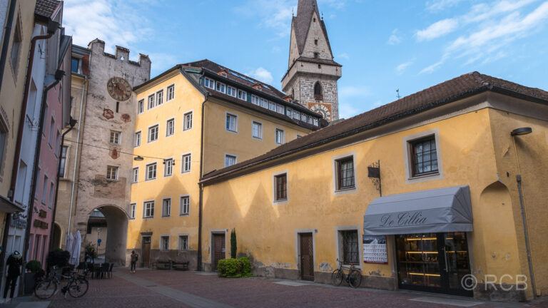 Bruneck, Ursulinentor und -kirche