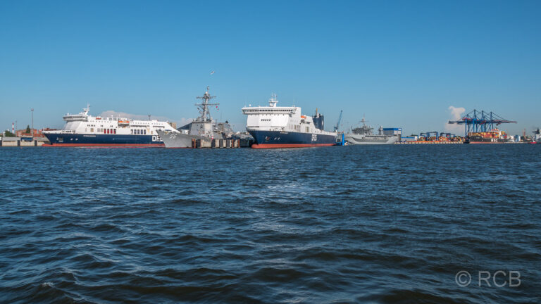Fährschiffe im Hafen von Klaipeda