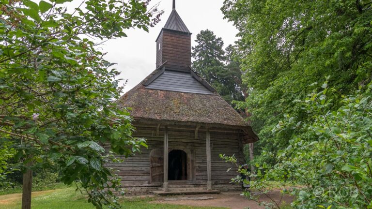 Estnisches Freilichtmuseum, Kapelle Sutlepa aus dem 17. Jhdt.