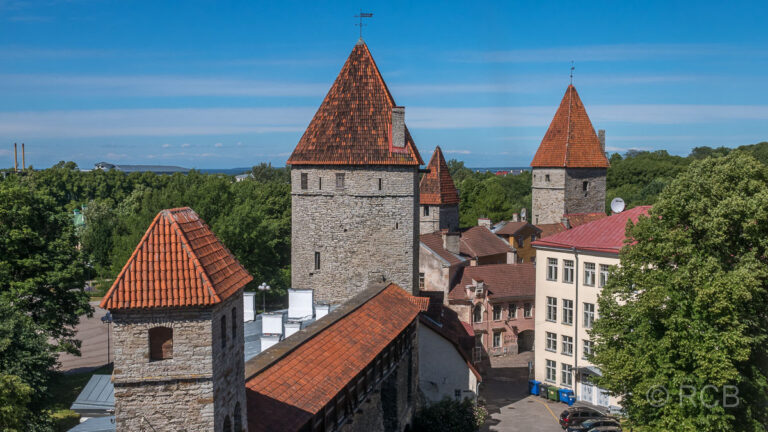 Ausblick von einem der Türme der Stadtmauer von Tallinn