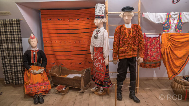 Koguva, Trachtenausstellung im Freilichtmuseum