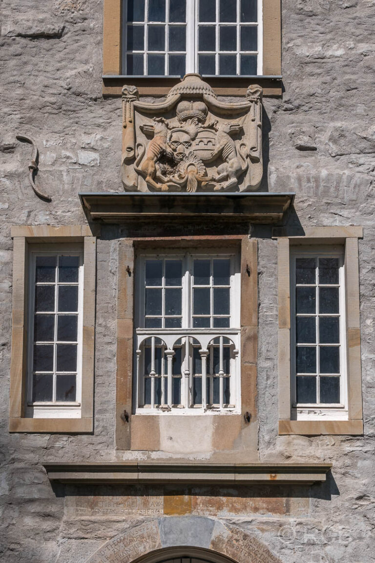Wappen an Schloss Hardenberg, Neviges