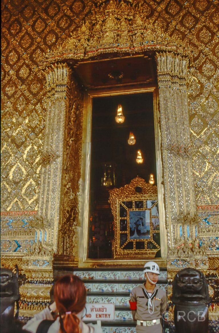 Smaragdbuddha, das Nationalheiligtum Thailands im Wat Phra Keo