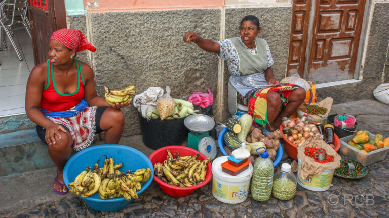 Obsthändlerinnen in Mindelo