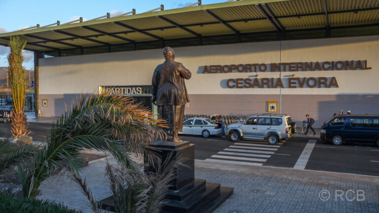 Flughafen auf São Vicente, benannt nach Cesária Évora, der berühmtesten Sängerin der Kapverden