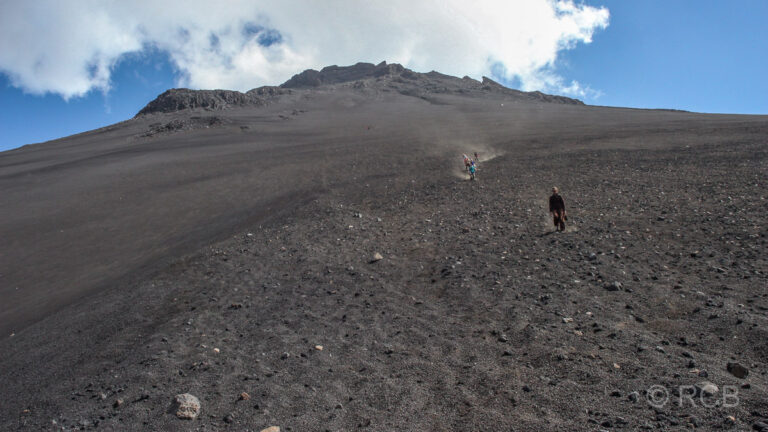 Abstieg vom Pico de Fogo durch Lavageröll