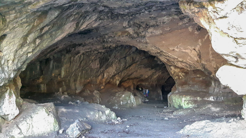 Blick in die Feldhofhöhle