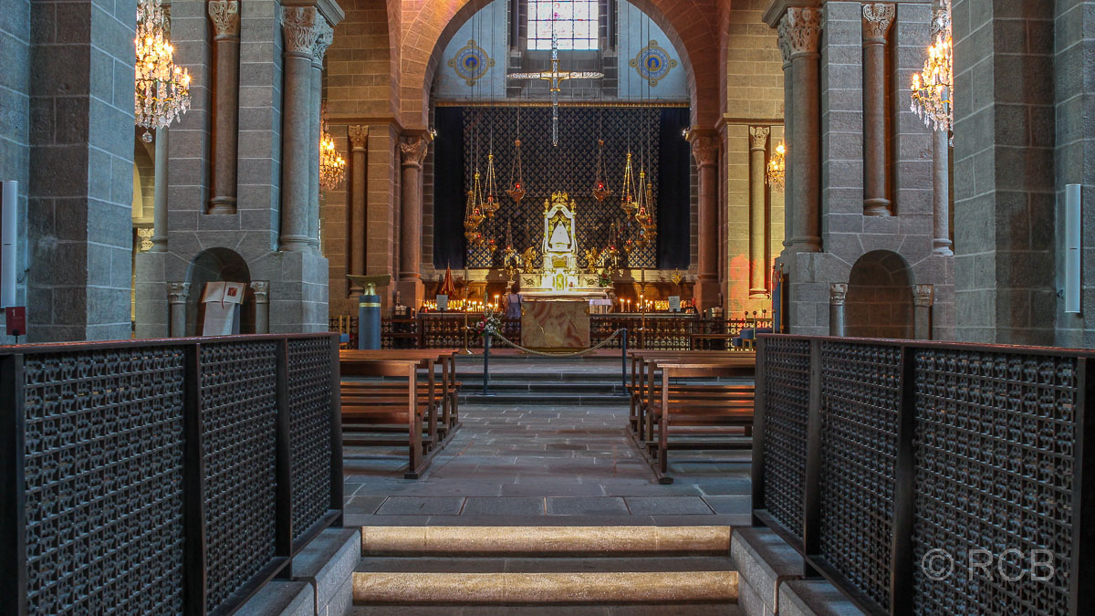 Blick zum Altar der Kathedrale