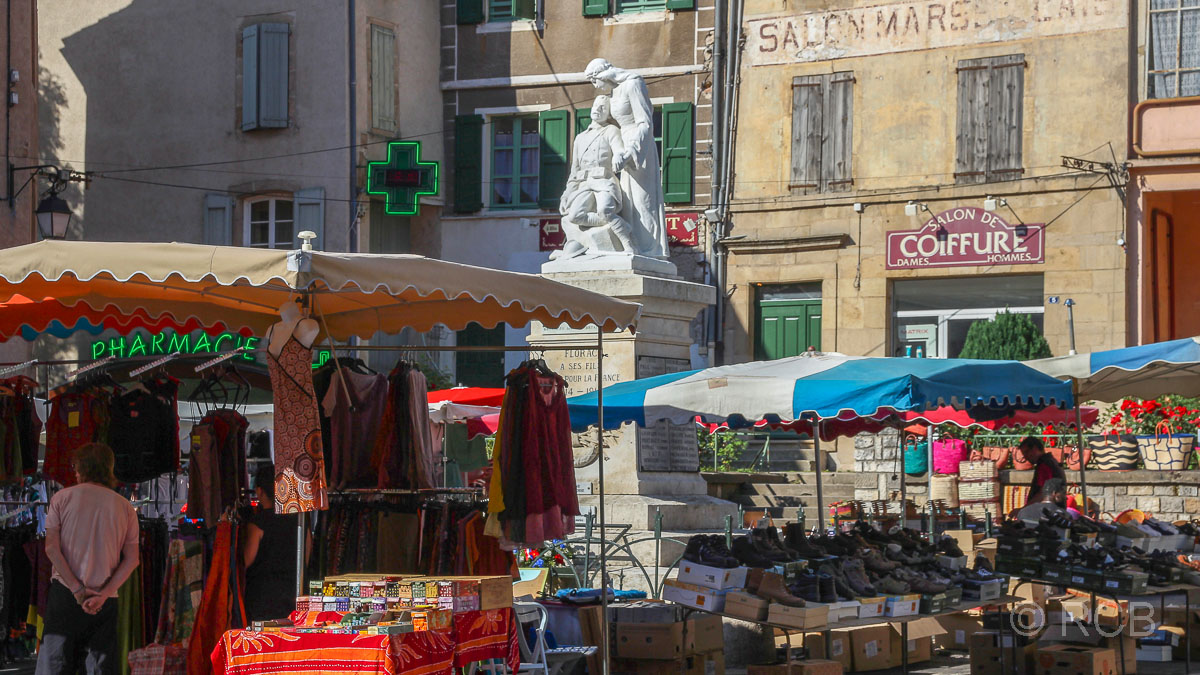 Markt auf der Place du Souvenir