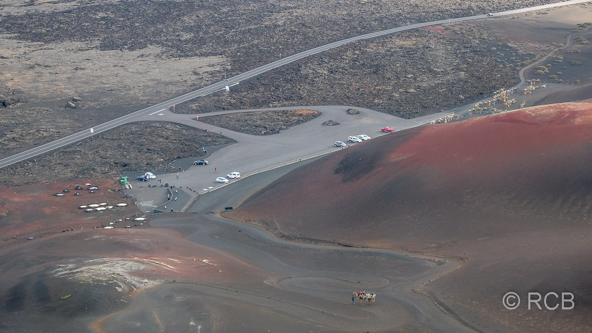 Ausblick von der Ruta de los Volcanes auf die Reitkamelstation