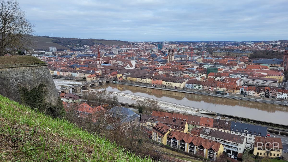 Blick von der Festung auf Würzburg am Main