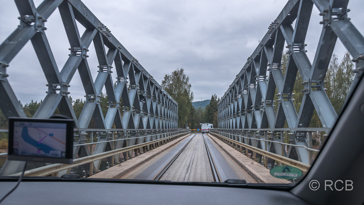 Multifunktionsbrücke: für Autos und den Zug zugleich!