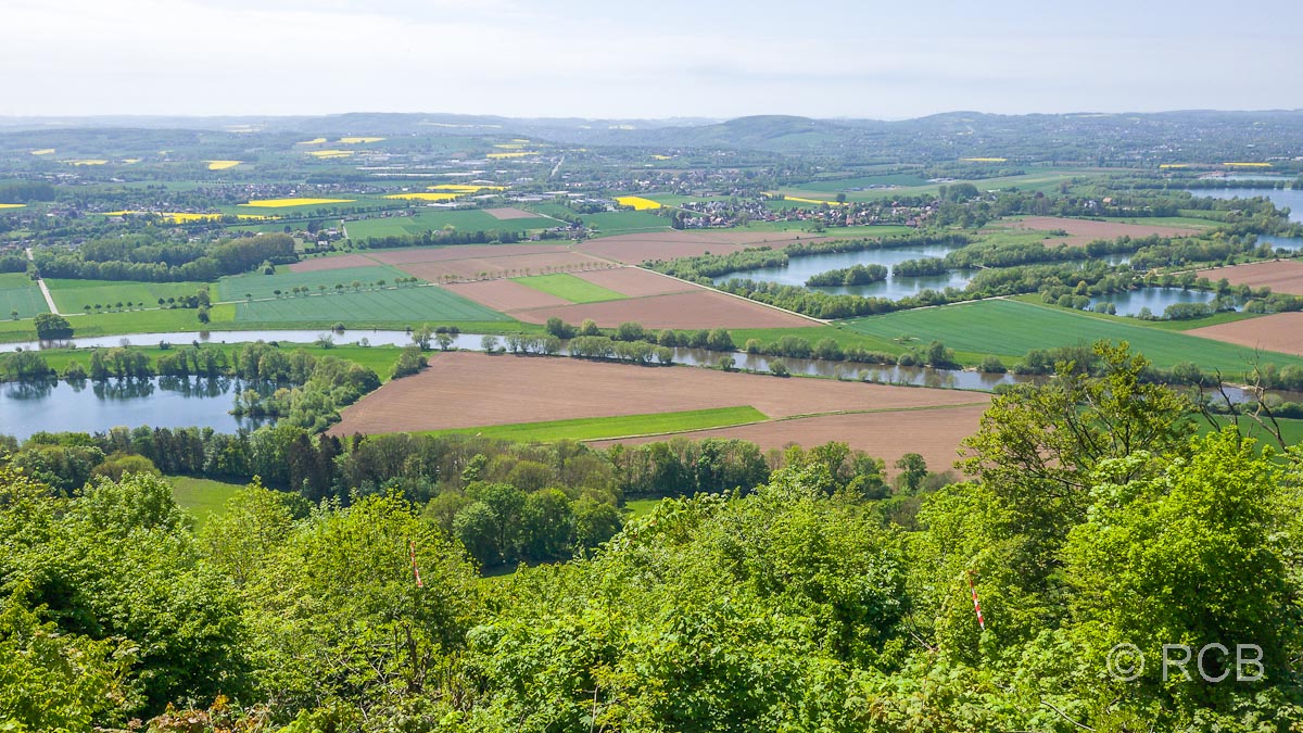 Ausblick von der Wittekindsburg Richtung Süden auf das Weserbergland