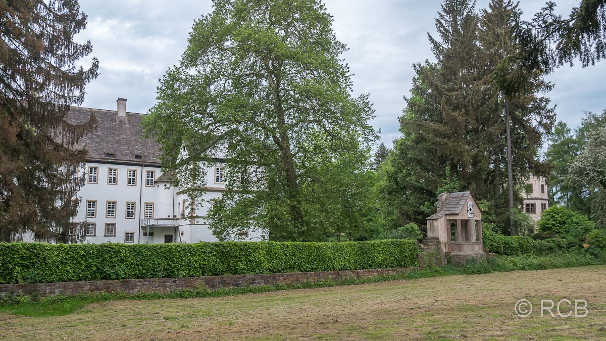 Schloss und Schlosspark Wehrden