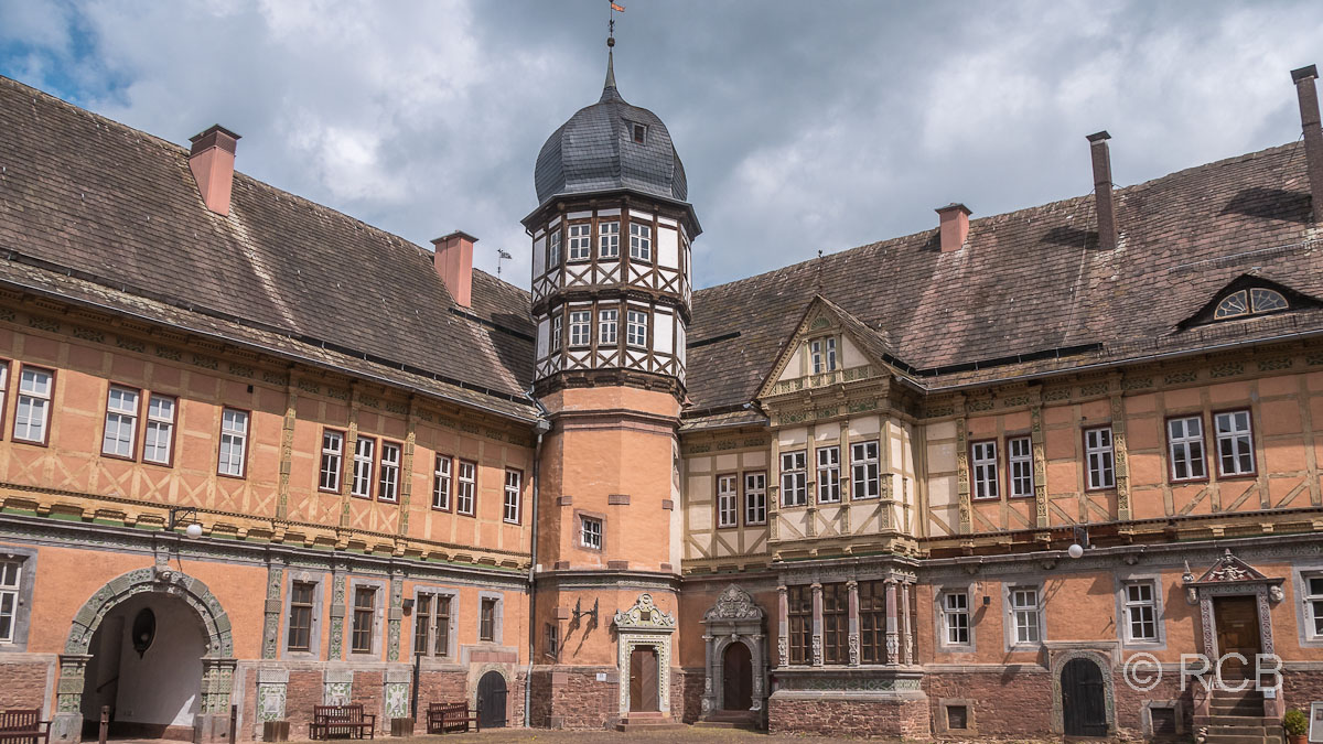 Schloss Bevern, Innenhof mit Schlossturm