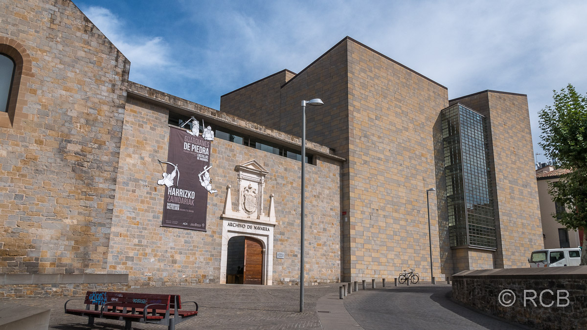 der restaurierte, ehemalige Königspalast, heute Archiv von Navarra