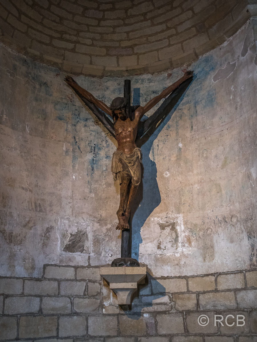 V-förmiges Kreuz in einer Kirche