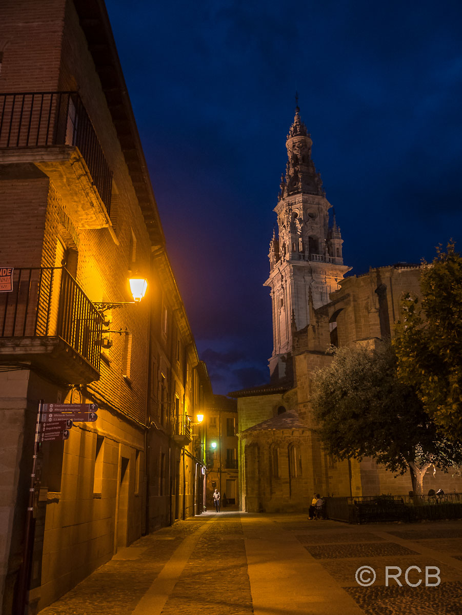 Santo Domingo de la Calzada, Glockenturm der Kathedrale am Abend