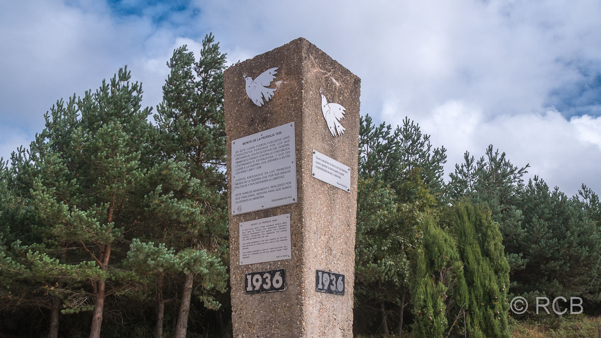 Denkmal für die im spanischen Bürgerkrieg Gefallenen auf den Montes de Oca