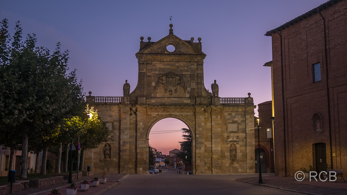 Sahagún, Arco de San Benito, Überrest eines ehemaligen Klosters