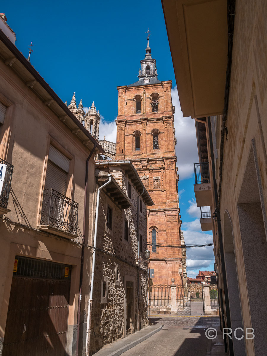Blick zur Kathedrale Santa Maria de Astorga