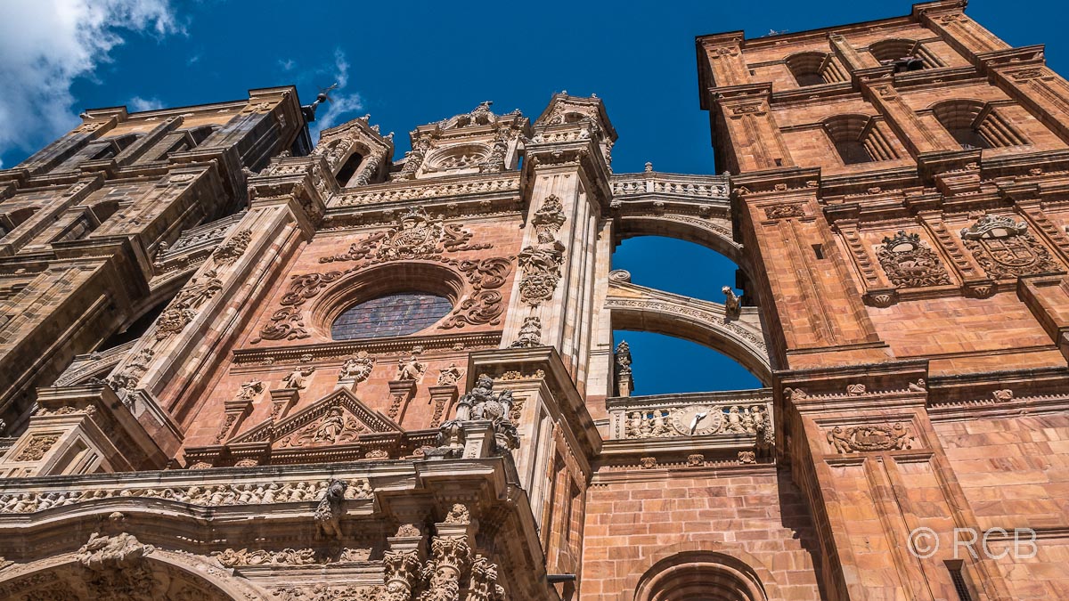 Astorga, prunkvolle Fassade der Kathedrale