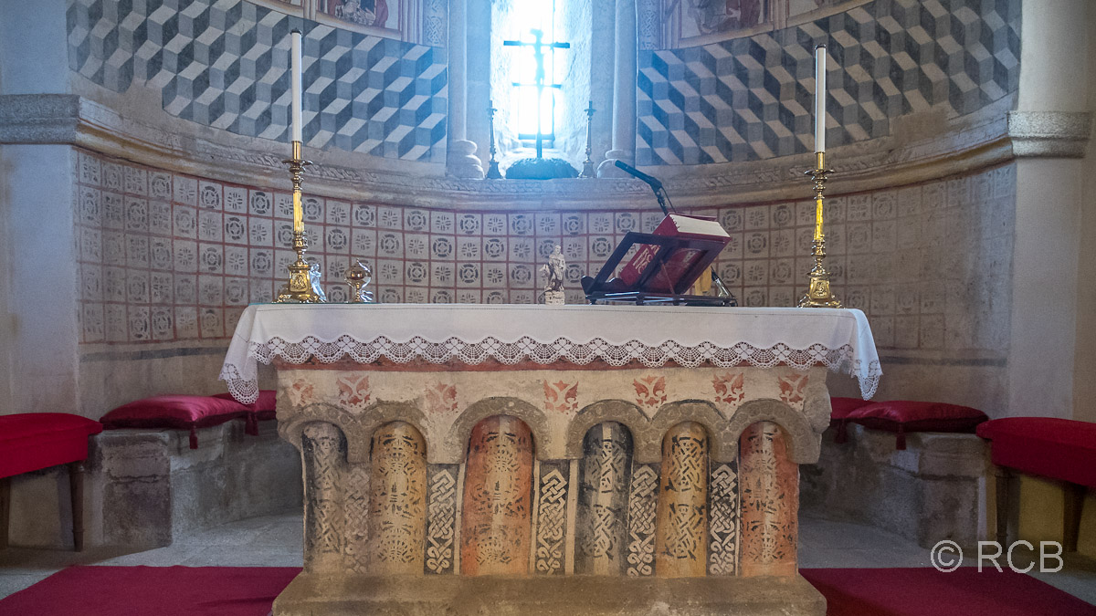 Altar in der Kirche Santa Maria in Melide