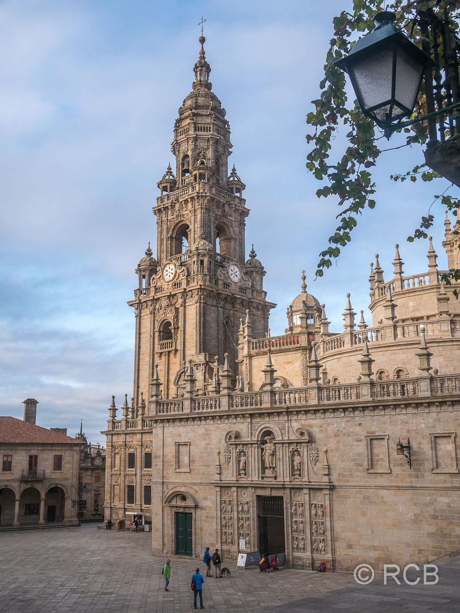 Kathedrale von Santiago an der Praza da Quintana mit der "Heiligen Pforte"