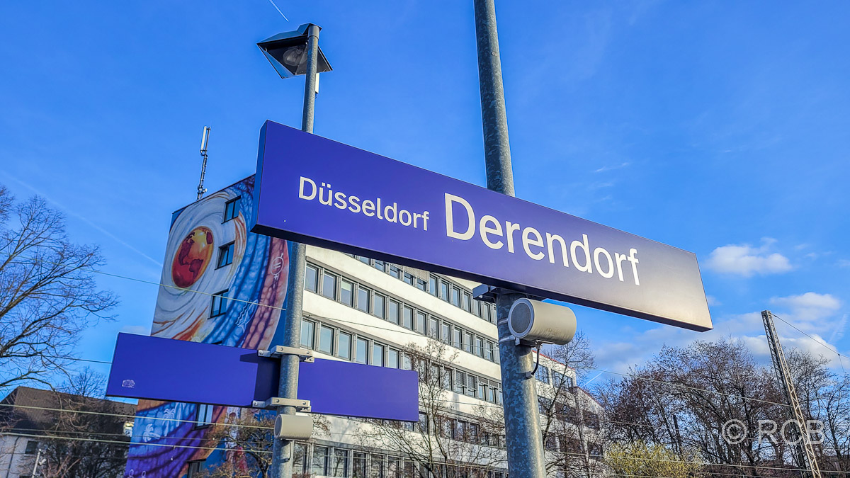 Schild am S-Bahnhof Düsseldorf-Derendorf