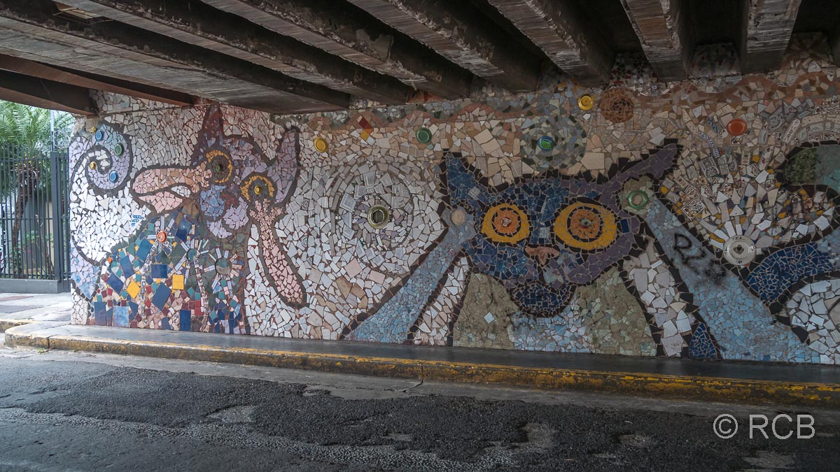 Mosaik in einer Unterführung