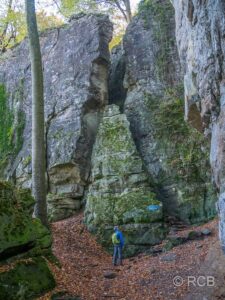 Wanderer vor Felsen