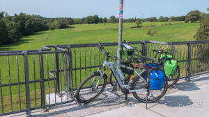 2 Räder auf dem Rollefbach-Viadukt