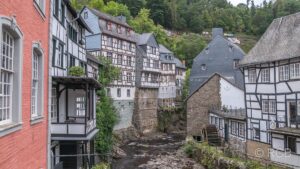 die Rur in Monschau hinter dem Roten Haus