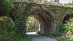 Viadukt einer stillgelegten Bahnstrecke